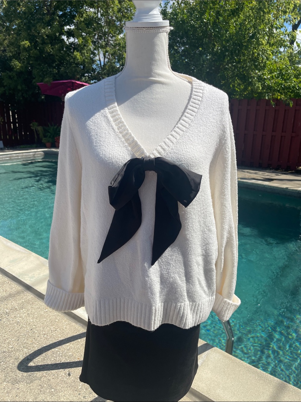 Loft Cream/White V-Neck Sweater with Black Bow
